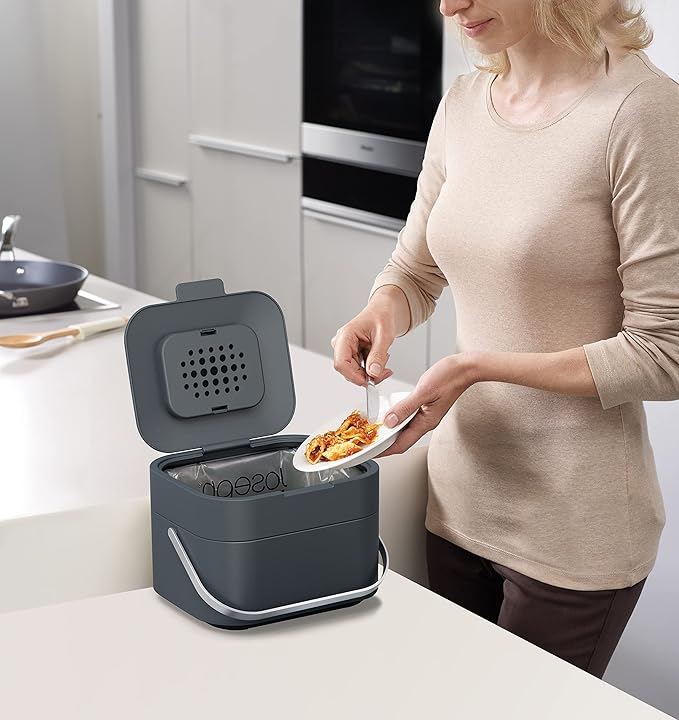 Joseph Joseph Intelligent Waste Compost Bin Food Waste Caddy with Odor Filter and Ventilation, 1 Gallon / 4 liters, Graphite