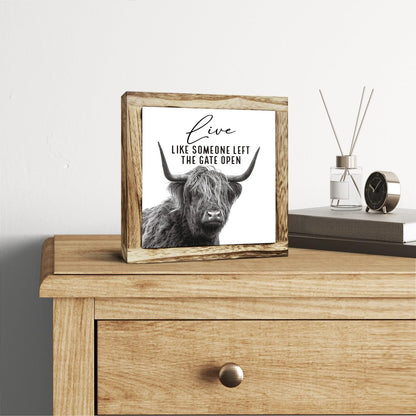 Funny Wood Sign, Cow Decor, Wooden Plaques Sign Table Decoration, Farmhouse Decorate for Shelf, Country Style Home Decor, Inspirational Decorate Signs, Live Like Someone Left the Gate Open Signs