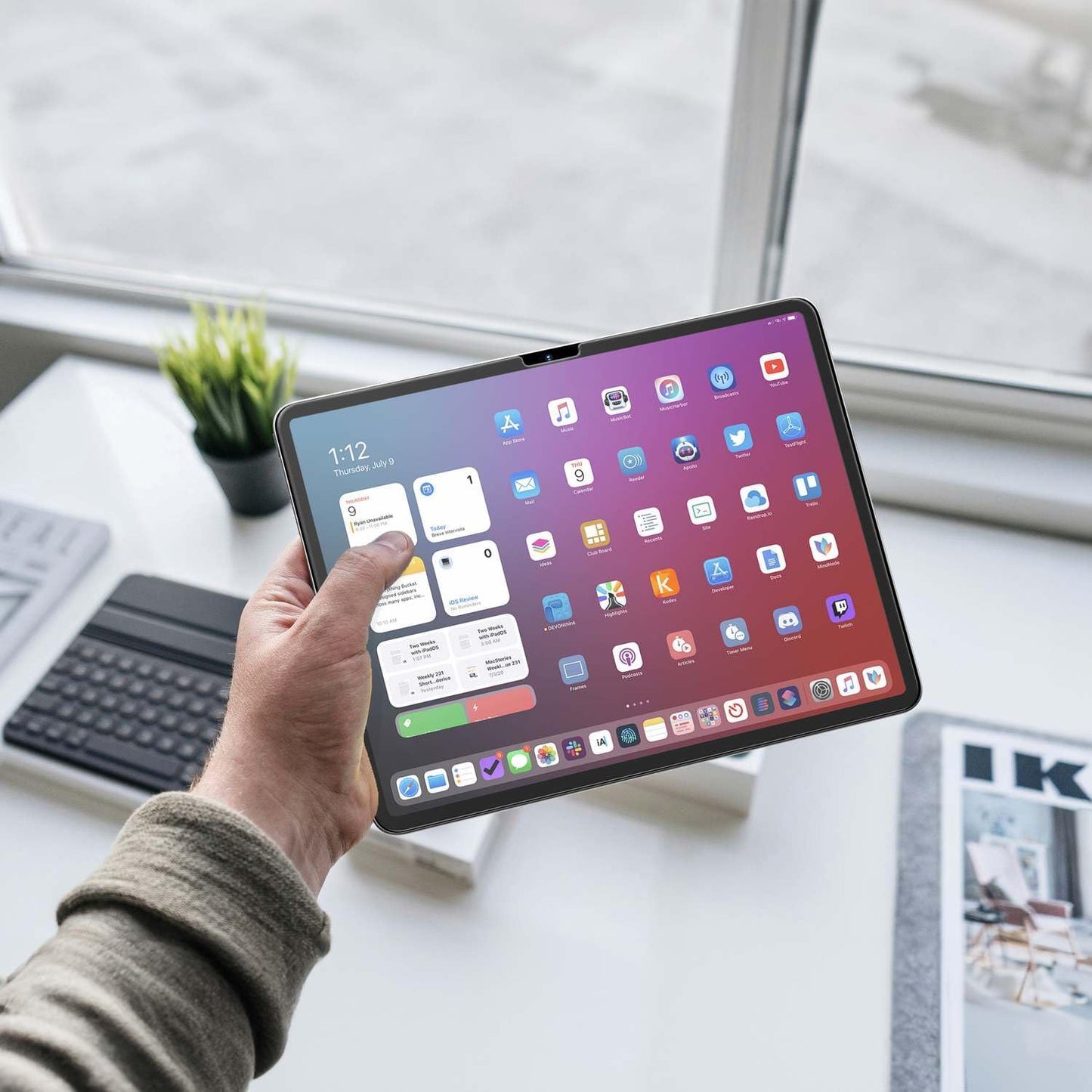 FLOLAB ONETIME NanoArmour Anti-Glare Screen Protector for iPad Pro 11 Inch M4 2024 Anti-Fingerprint Tempered Glass, TruColor, Matte, Easy Install, Bubble Free, Dust Free, Smooth as Butter, Durable