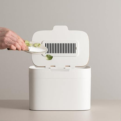 KAZAI. Compost Bin Kitchen 'Elin' | 1.2 GAL / 4.5L Countertop Compost Bin with Wooden Lid & Filter | Odor-Free, Dishwasher Safe, with Inner Bucket | Small Indoor Kitchen Composter | Off-White/Bamboo