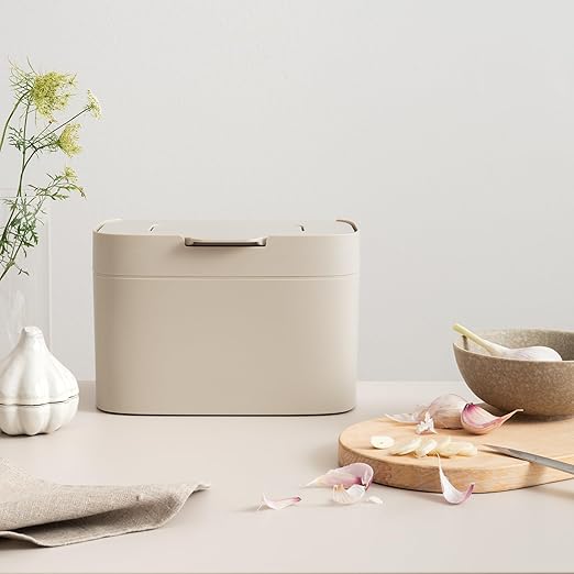 KAZAI. Compost Bin Kitchen 'Elin' | 1.2 GAL / 4.5L Countertop Compost Bin with Lid & Carbon Filter | Odor-Free, Dishwasher Safe, with Inner Bucket | Small Indoor Kitchen Composter | Taupe