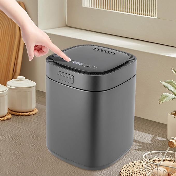 Kitchen Electric Composter 2.5L Larger Capacity Electric Kitchen Composter IndoorSmart Odorless Compost Bin Turns Kitchen Waste to Fertilizer Garden Food Compost Machine (Black)