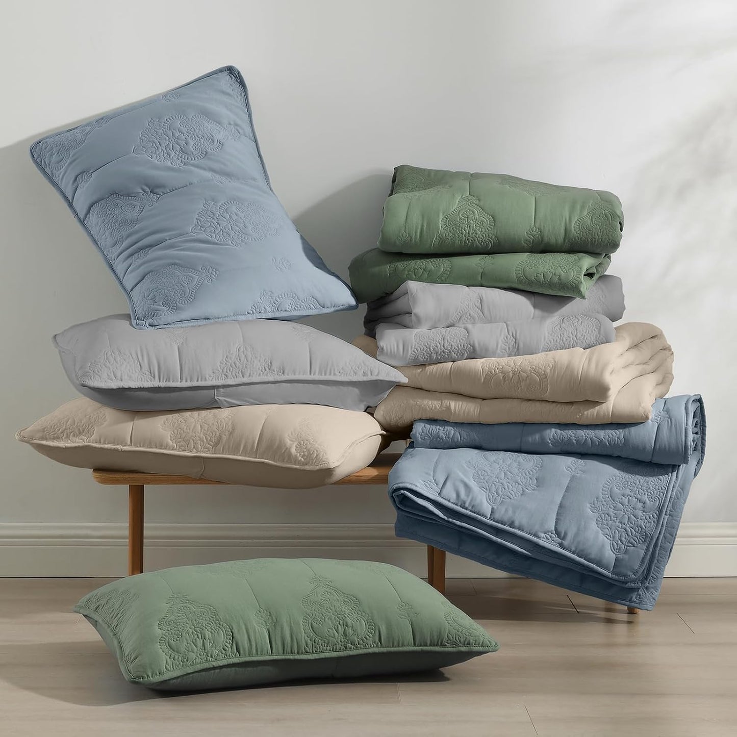 HORIMOTE HOME Grey Quilt Queen Size Floral Quilt Bedspread Lightweight Soft Pre-Washed Microfiber Bedcover, 3 Pieces Thin Comforter Bed Cover Bedding Set for All Season