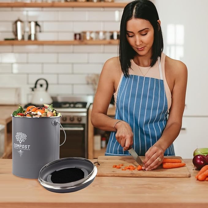 Kitchen Countertop Compost Bin, Odor Resistant Indoor Compost Bin with Lid and Charcoal Filter, Rust Resistant Coated Compost Bucket, Compost Container, Gray
