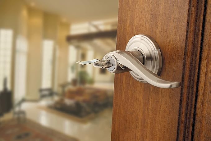 Kwikset Tustin Entry Door Handle with Lock and Key, Secure Keyed Reversible Lever Exterior, For Front Entrance and Bedrooms, Venetian Bronze, Pick Resistant Smartkey Rekey Security and Microban