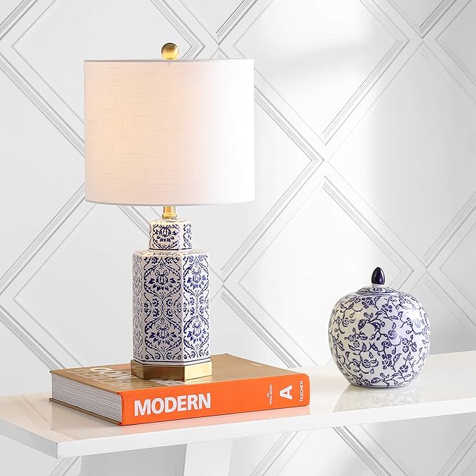 JONATHAN Y 23.5" Blue/White Traditional Ginger Jar Ceramic LED Table Lamp, Hexagonal Damask Pattern with White Linen Shade and Brass Accents, LED Bulb Included JYL3050A
