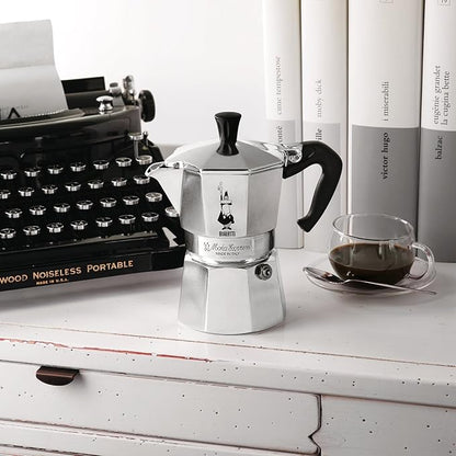Bialetti - Moka Express: Iconic Stovetop Espresso Maker, Makes Real Italian Coffee, Moka Pot 3 Cups (4.3 Oz - 130 Ml), Aluminium, Silver