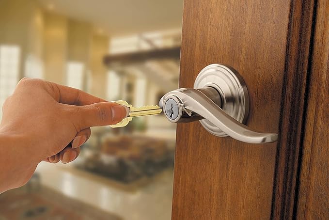 Kwikset Tustin Entry Door Handle with Lock and Key, Secure Keyed Reversible Lever Exterior, For Front Entrance and Bedrooms, Venetian Bronze, Pick Resistant Smartkey Rekey Security and Microban