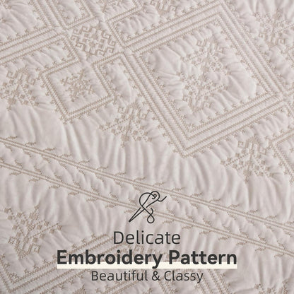 Yvooxny 3-Piece Quilt Set King Size Velvet Embroidery Quilted Bedspread Coverlet Set Bedding Set with Pillowcases for All Seasons, White, 108 * 96 Inches