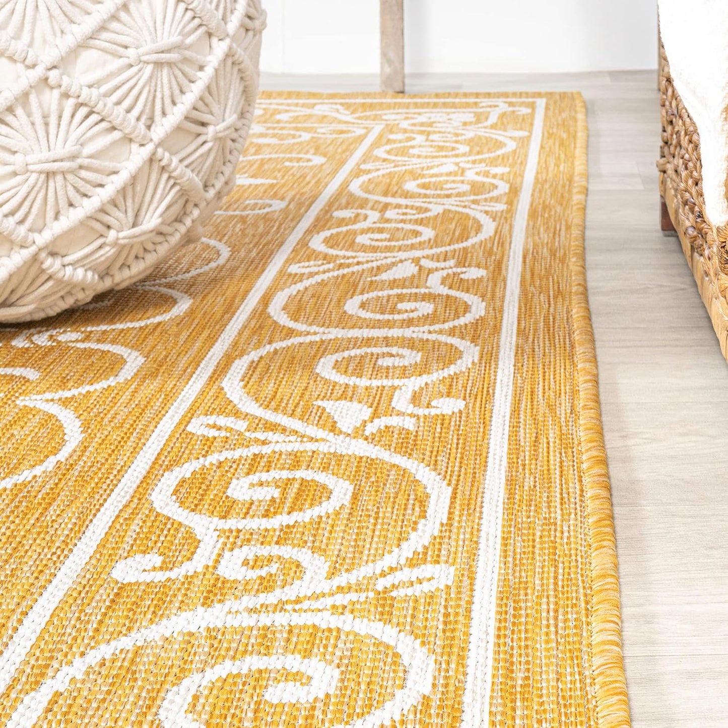 JONATHAN Y Vintage Filigree Indoor Outdoor Square Area Rug 5X5 Yellow/Cream, Charleston Textured Weave for Backyard, Patio, Porch, Easy-Cleaning, High Traffic, Pet-Friendly, Non-Shedding SMB106L-5SQ