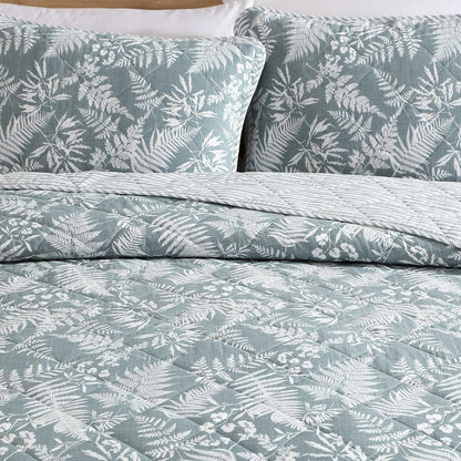 Eddie Bauer - Full/Queen Quilt Set, Reversible Cotton Bedding with Matching Shams, Wildflower Inspired Home Decor with Stripe Reverse (Fern Garden Green, Full/Queen)