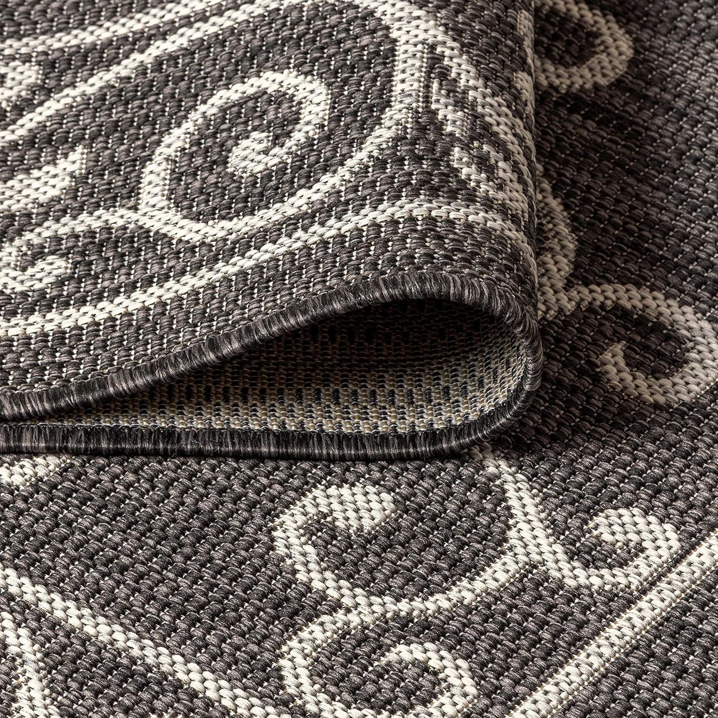 JONATHAN Y Vintage Filigree Indoor Outdoor Square Area Rug 5X5 Black/Gray, Charleston Textured Weave for Backyard, Patio, Porch, Easy-Cleaning, High Traffic, Pet-Friendly, Non-Shedding (SMB106G-5SQ)